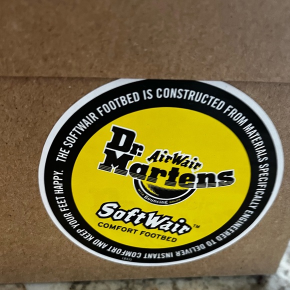 NEW Dr. Martens AUDRICK  LEATHER PLATFORM SHOES In VINTAGE TAUPE, Size 8 or 9 - Picture 6 of 15